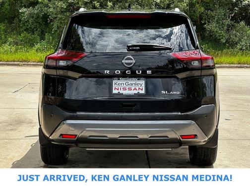 Super Black 2023 Nissan Rogue SL