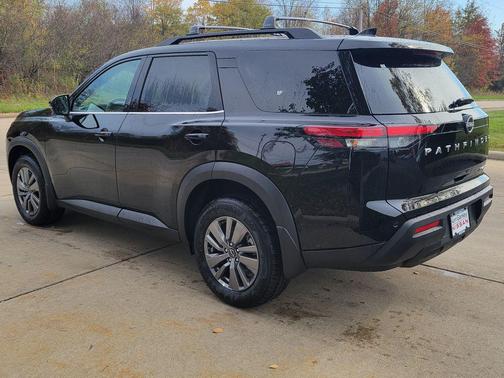 2025 Nissan Pathfinder SV 4WD