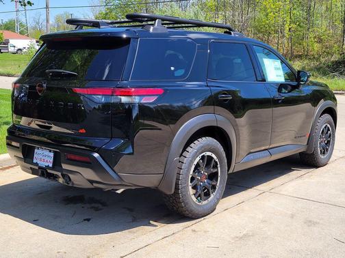 Super Black 2026 Nissan Pathfinder Rock Creek