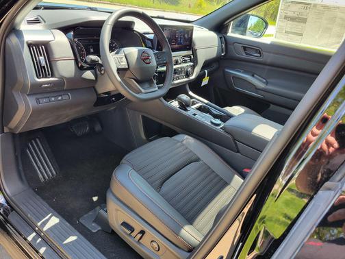Super Black 2026 Nissan Pathfinder Rock Creek