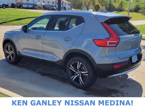 2024 Volvo XC40 B5 Core