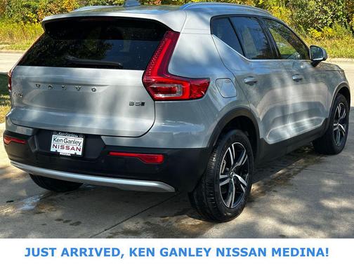 2024 Volvo XC40 B5 Core