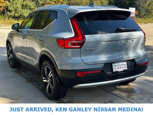 2024 Volvo XC40 B5 Core