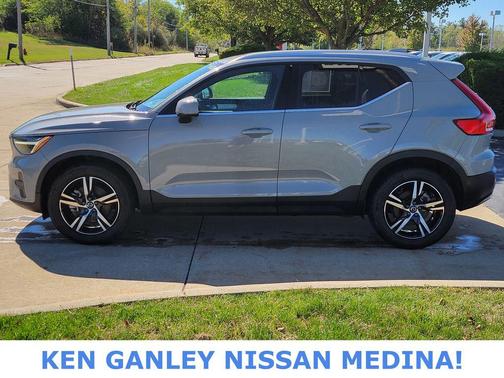 2024 Volvo XC40 B5 Core