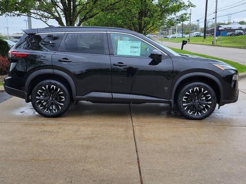 Super Black 2026 Nissan Rogue Dark Armor