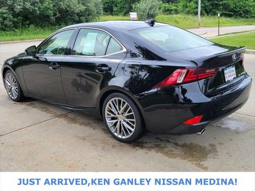2016 Lexus IS 300 Base