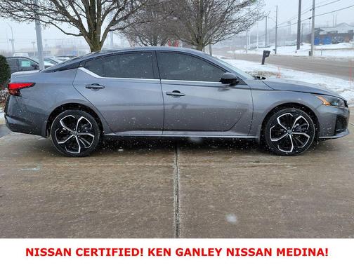 2023 Nissan Altima SR Intelligent AWD