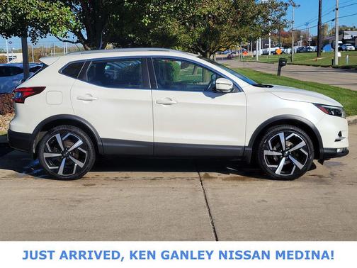 2022 Nissan Rogue Sport SL