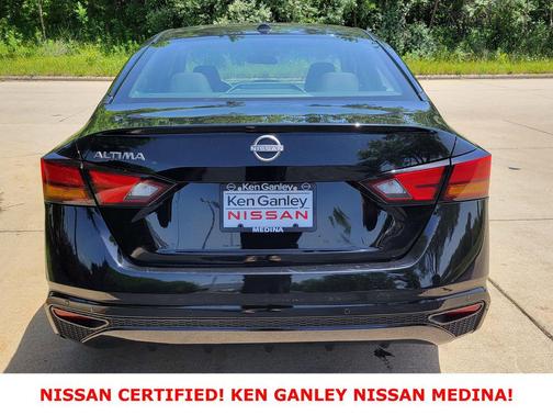 Super Black 2025 Nissan Altima 2.5 SV