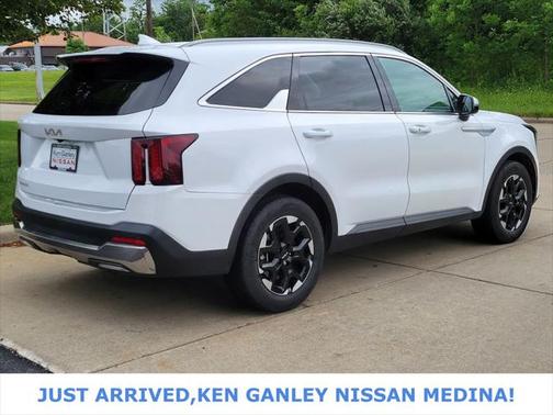 2024 Kia Sorento S