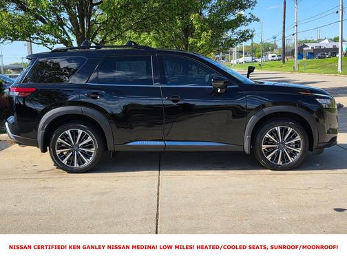 Super Black 2026 Nissan Pathfinder Platinum