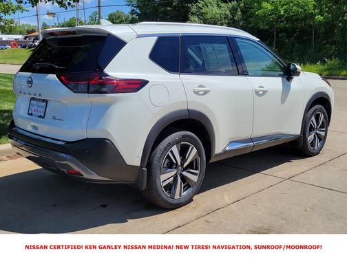 Pearl White Tricoat 2023 Nissan Rogue SL