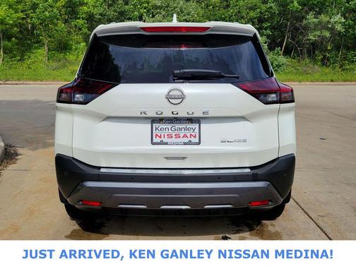Pearl White Tricoat 2023 Nissan Rogue SL