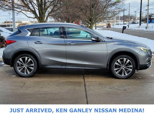 2018 INFINITI QX30 Premium