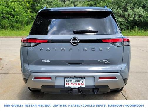 2022 Nissan Pathfinder Platinum 4WD