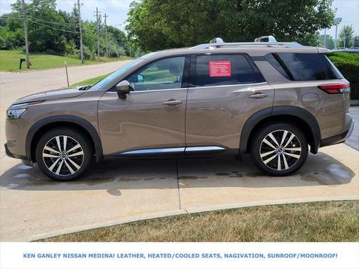 2023 Nissan Pathfinder Platinum 4WD
