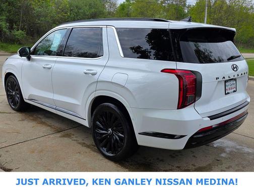 Hyper White 2024 Hyundai PALISADE Calligraphy Night Edition
