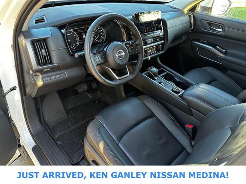 2024 Nissan Pathfinder SL 4WD