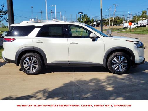 2024 Nissan Pathfinder SL 4WD