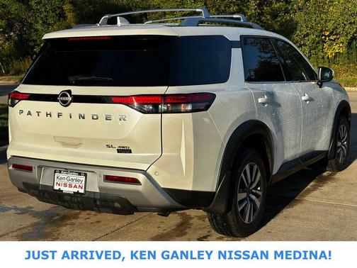 2024 Nissan Pathfinder SL 4WD
