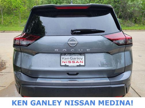 Super Black 2026 Nissan Rogue SV