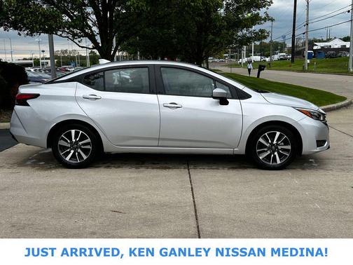 Brilliant Silver Metallic 2025 Nissan Versa 1.6 SV
