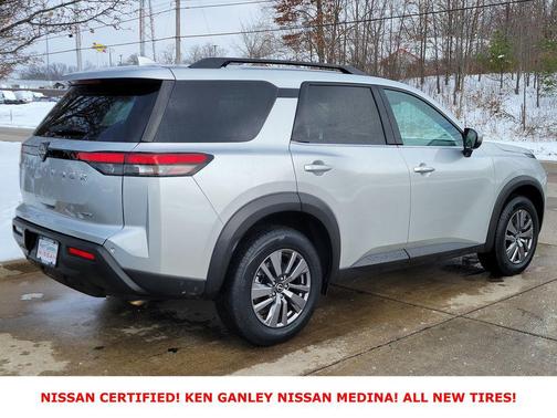 2025 Nissan Pathfinder SV 4WD