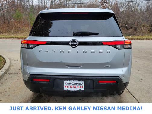 2025 Nissan Pathfinder SV 4WD