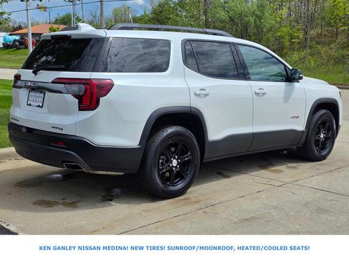 White Frost Tricoat 2023 GMC Acadia AWD AT4