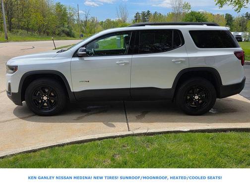 White Frost Tricoat 2023 GMC Acadia AWD AT4