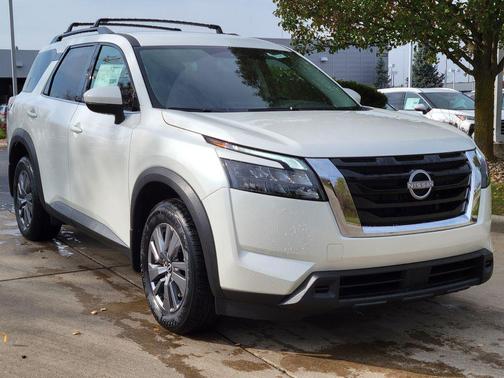 2025 Nissan Pathfinder SV 4WD