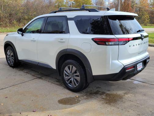 2025 Nissan Pathfinder SV 4WD