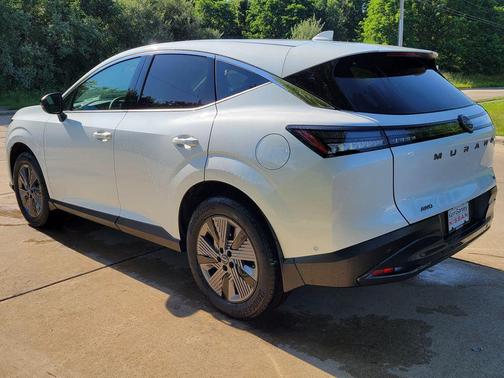 Everest White Pearl Tricoat 2026 Nissan Murano SL