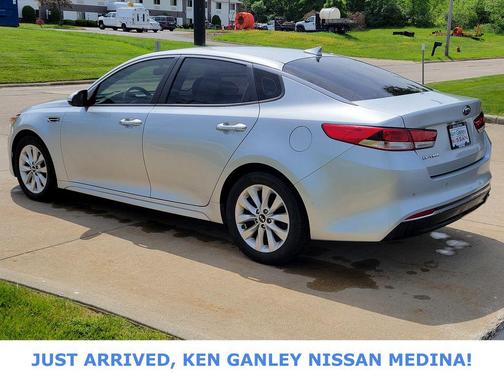 Sparkling Silver 2018 Kia Optima LX