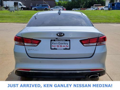 Sparkling Silver 2018 Kia Optima LX