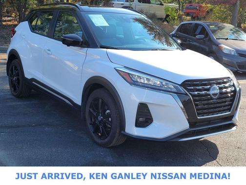 2023 Nissan Kicks SR