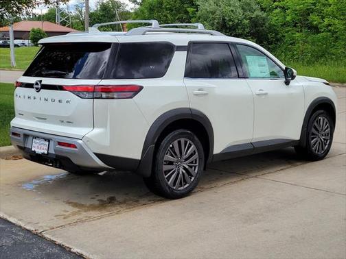 2025 Nissan Pathfinder SL 4WD
