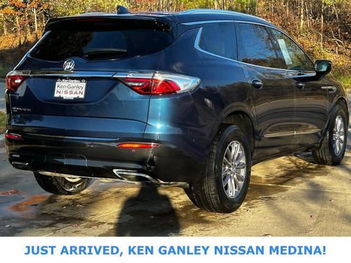2023 Buick Enclave Essence AWD