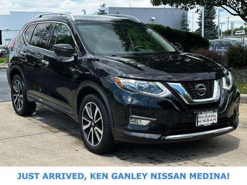 Magnetic Black Pearl 2020 Nissan Rogue SL