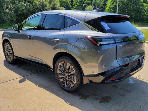 Gun Metallic 2027 Nissan Murano Platinum