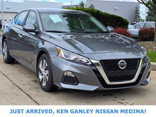 Gun Metallic 2020 Nissan Altima S FWD