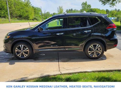 Magnetic Black 2018 Nissan Rogue SL