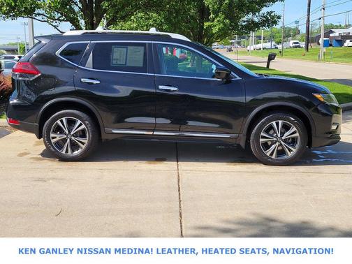 Magnetic Black 2018 Nissan Rogue SL