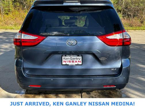 2016 Toyota Sienna XLE