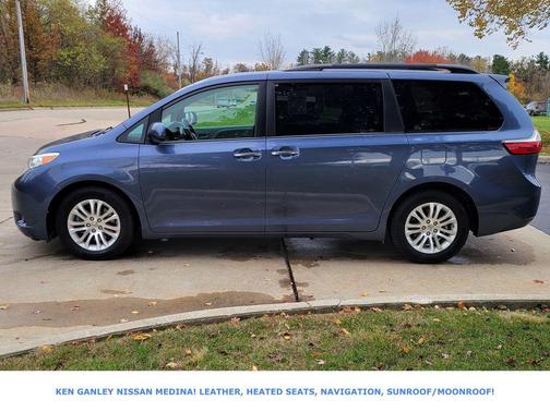 2016 Toyota Sienna XLE