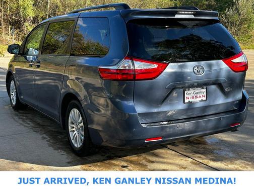 2016 Toyota Sienna XLE