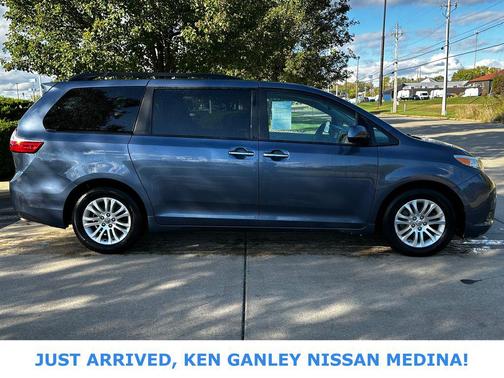 2016 Toyota Sienna XLE