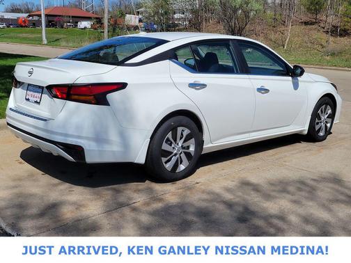 Glacier White 2025 Nissan Altima S FWD