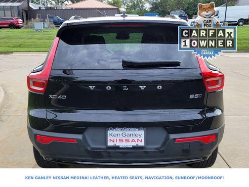 2025 Volvo XC40 B5 Plus Dark Theme