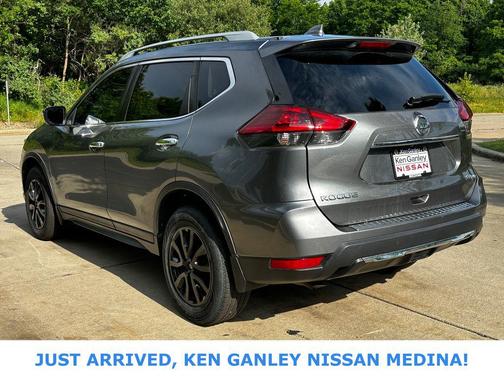 Gun Metallic 2018 Nissan Rogue SV